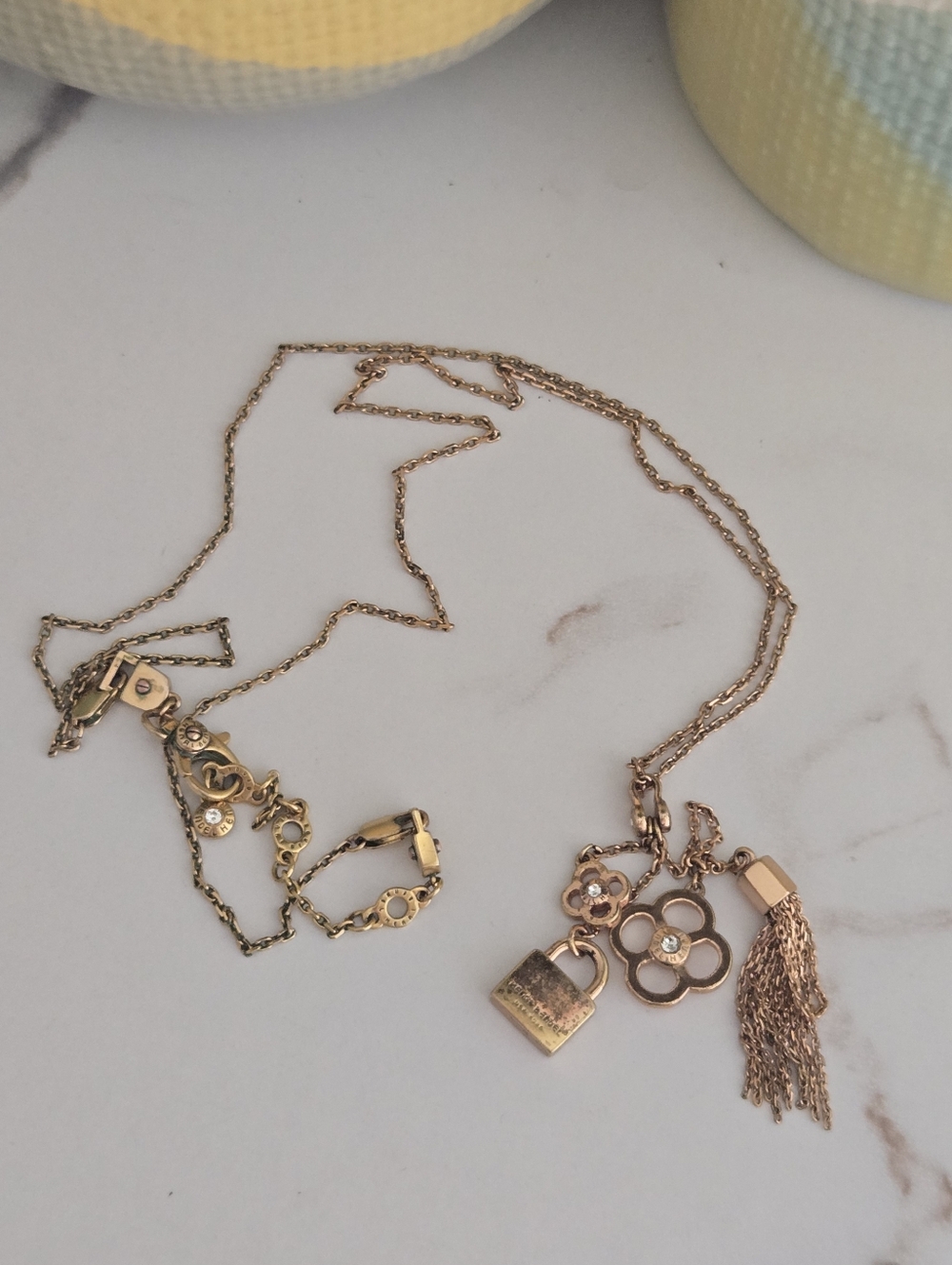 GUC Henri Bendel Gold Tone Long Clover Necklace